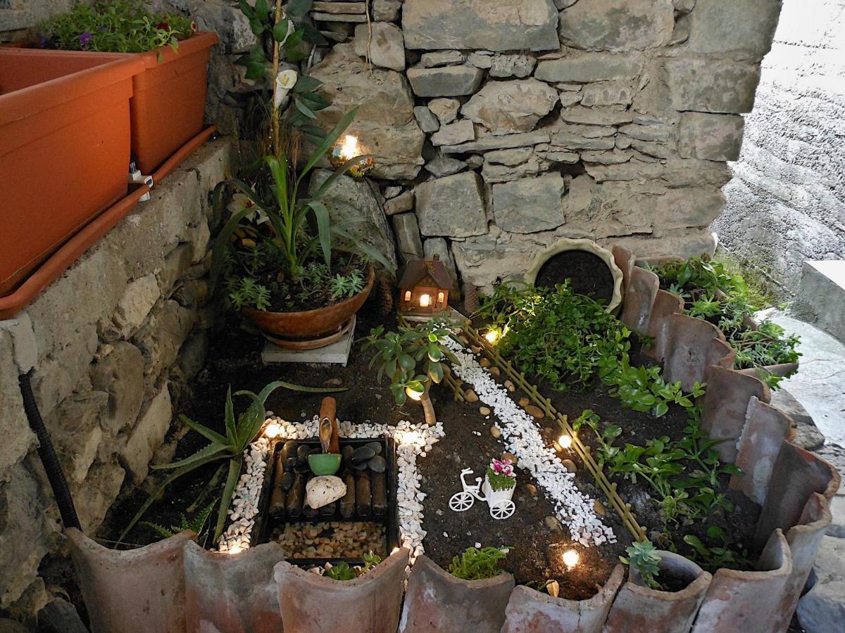 Il Nido Magico Incanto E Magia Nel Borgo Antico Calice al Cornoviglio Exterior photo
