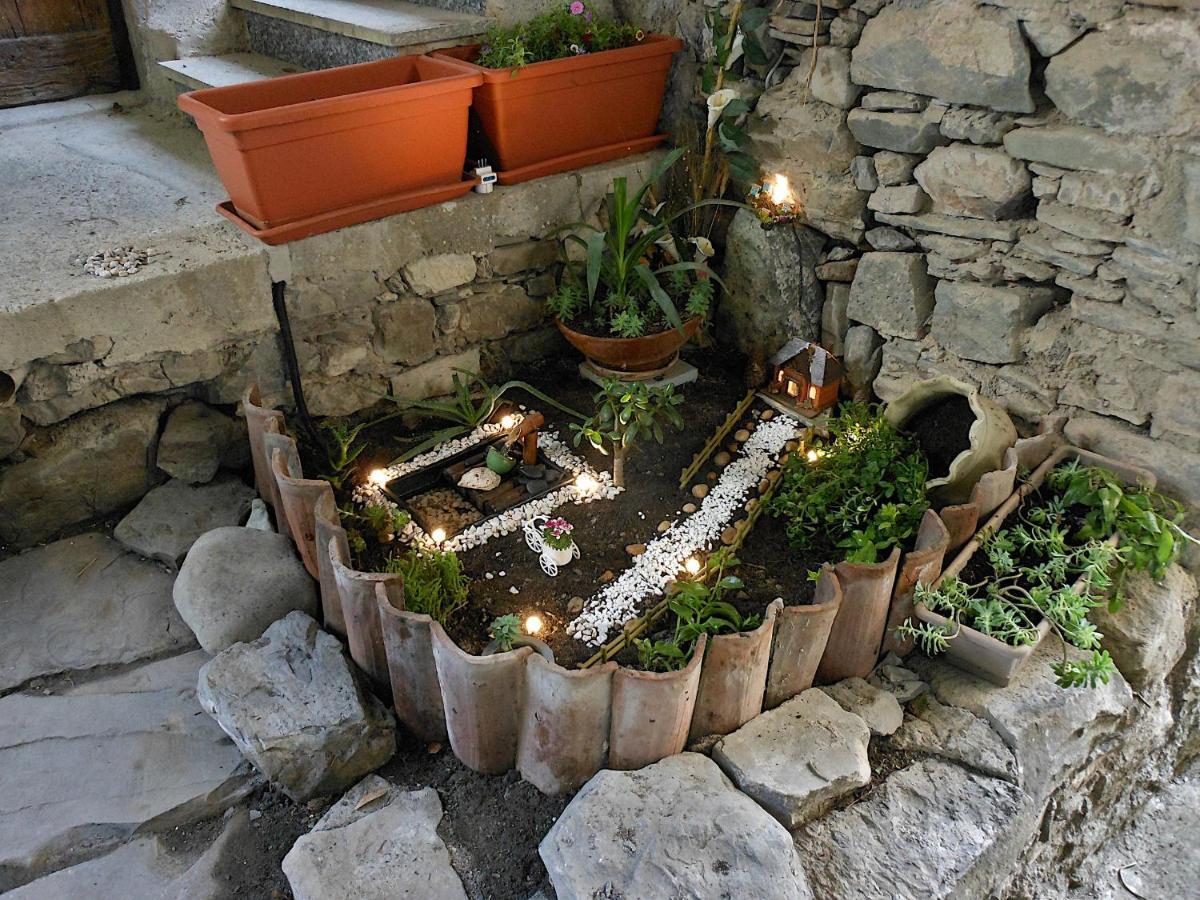 Il Nido Magico Incanto E Magia Nel Borgo Antico Calice al Cornoviglio Exterior photo